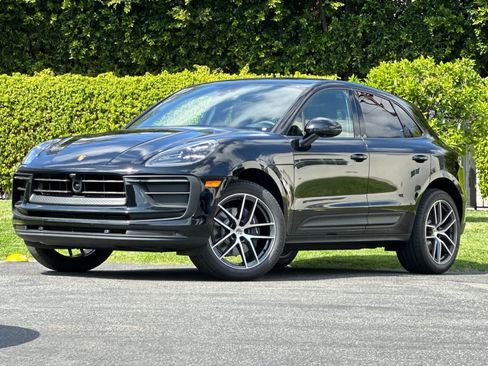 Used 2026 Porsche Macan AWD/4WD image 1
