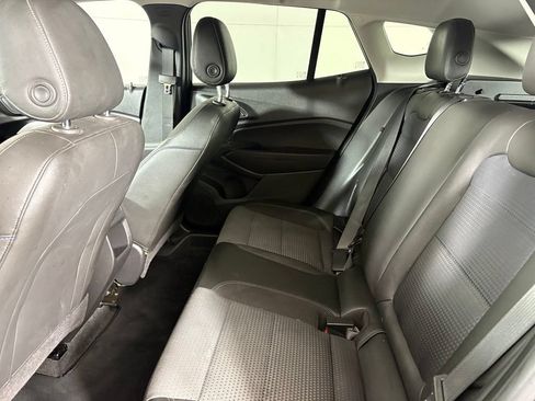 Used 2024 Chevrolet Trax LT FWD image 41