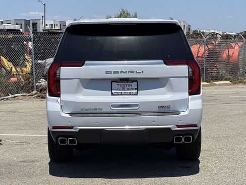 New 2026 GMC Yukon XL Denali w/ Denali Reserve Package AWD/4WD image 4