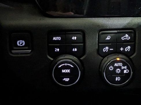 Used 2023 Chevrolet Silverado 1500 LTZ w/ LTZ Convenience Package II AWD/4WD image 24