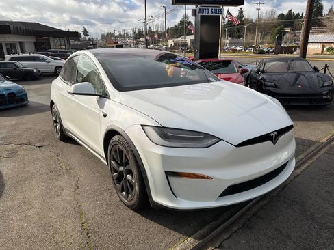 Used 2022 Tesla Model X image 4