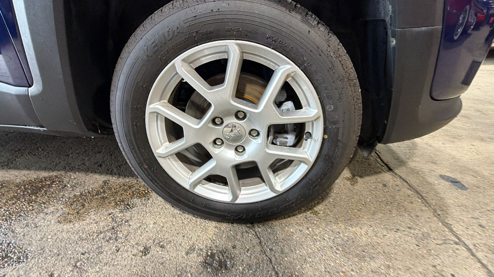 Used 2019 Jeep Renegade Latitude w/ Cold Weather Group AWD/4WD image 9