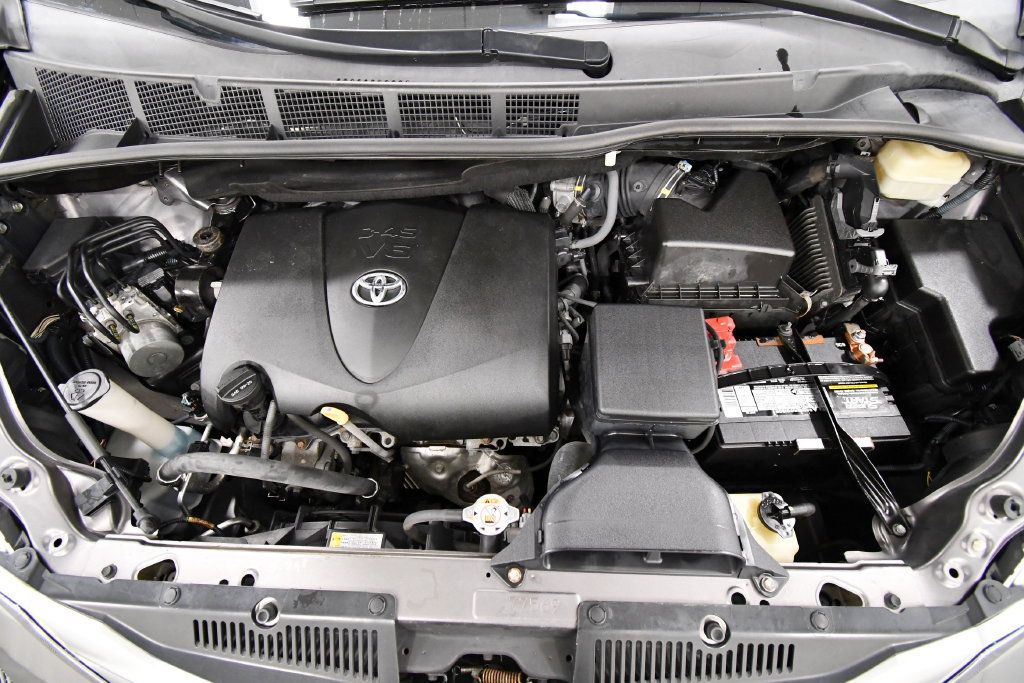 Used 2017 Toyota Sienna Limited Premium w/ Cargo Management Package AWD/4WD image 11
