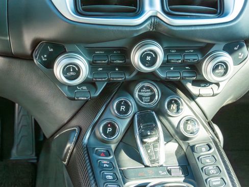 Used 2019 Aston Martin V8 Vantage Coupe image 61