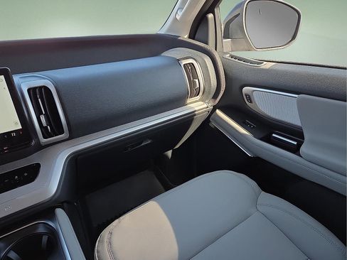 New 2026 Ford Expedition Active image 12