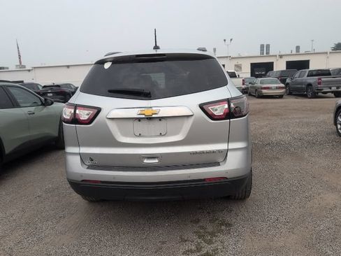 Used 2016 Chevrolet Traverse LT w/ Style and Technology Package FWD image 5