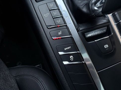 Used 2017 Porsche Macan S image 25