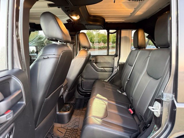 Used 2017 Jeep Wrangler Unlimited Sahara AWD/4WD image 27