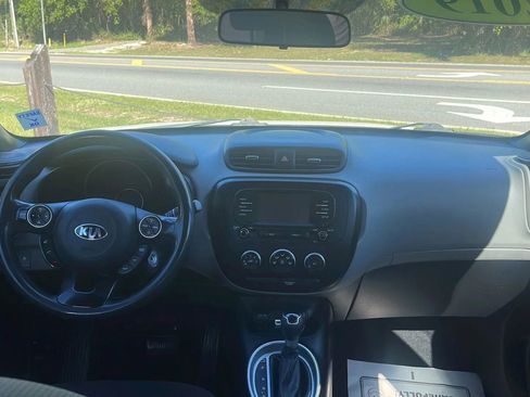 Used 2019 Kia Soul FWD image 21