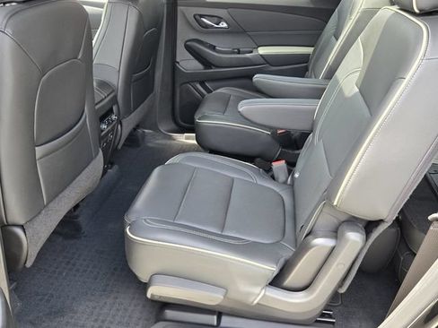 Used 2022 Chevrolet Traverse Premier w/ Redline Edition FWD image 11