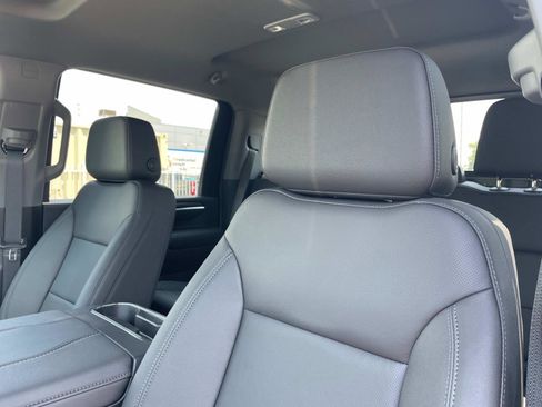 New 2025 GMC Sierra 2500 SLT w/ SLT Convenience Package image 23