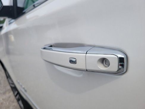 Used 2020 GMC Yukon Denali w/ Denali Ultimate Package RWD image 10