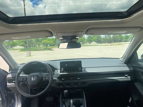Used 2025 Honda Accord SE image 12