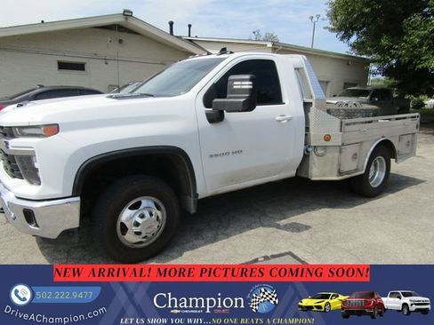 Used 2024 Chevrolet Silverado 3500 LT w/ Convenience Package AWD/4WD image 1