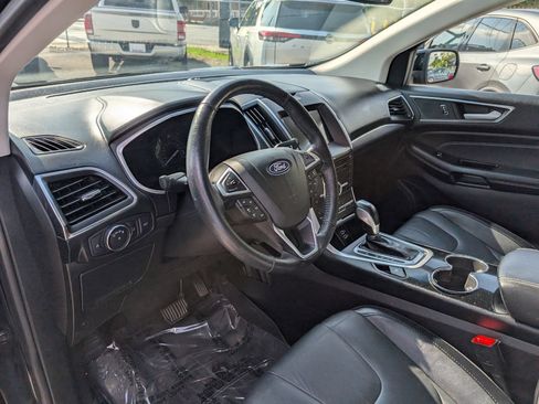 Used 2018 Ford Edge Titanium w/ Technology Package AWD/4WD image 12