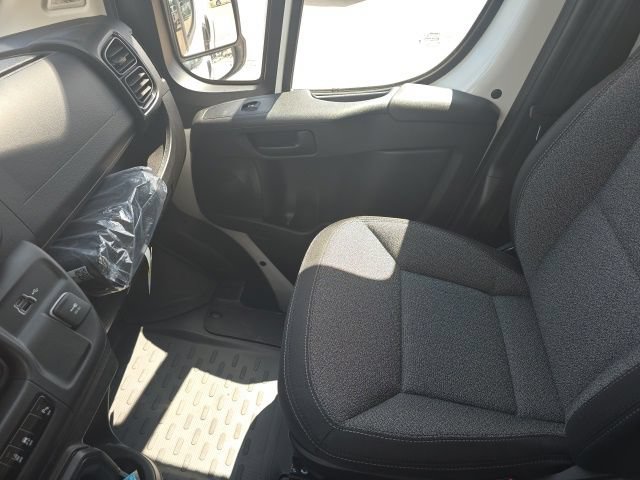 Used 2025 RAM ProMaster 1500 w/ Safety Group FWD image 25