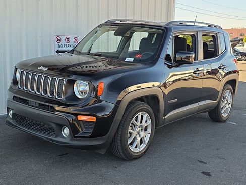 Used 2019 Jeep Renegade Latitude image 3