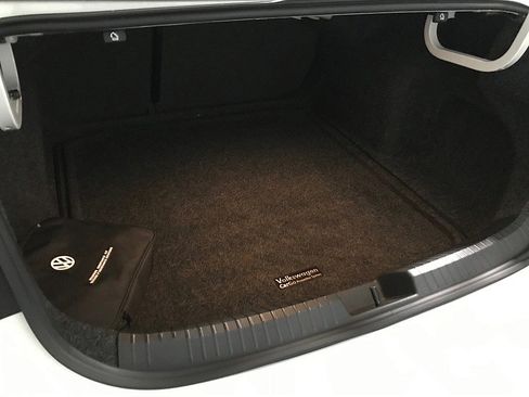 Used 2020 Volkswagen Jetta SEL Premium image 31