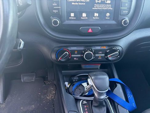 Used 2021 Kia Soul GT-Line FWD image 27