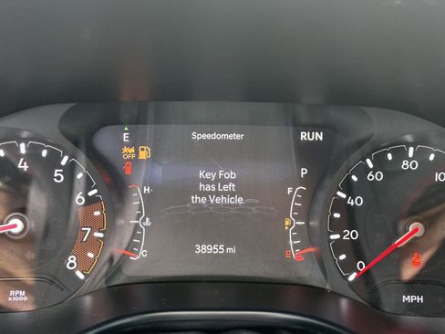 Used 2025 Jeep Compass Trailhawk image 28