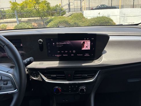 Used 2025 Buick Encore GX Preferred FWD image 17