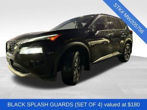 Used 2021 Nissan Rogue SV image 3