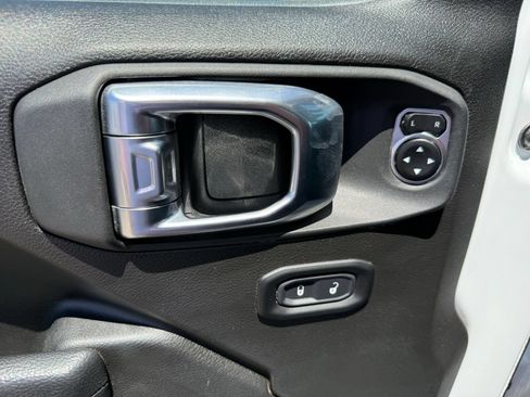 Used 2025 Jeep Gladiator Sport AWD/4WD image 10