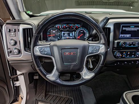 Used 2018 GMC Sierra 2500 SLE w/ Suspension Package, Off-Road AWD/4WD image 18