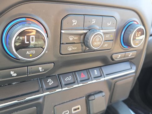 Used 2021 Chevrolet Silverado 1500 LT Trail Boss w/ Bed Protection Package image 19