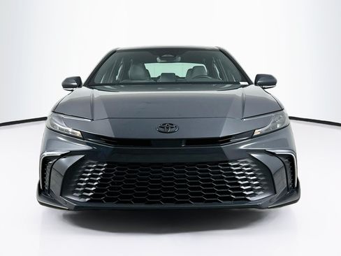 Used 2025 Toyota Camry SE w/ Convenience Package FWD image 2