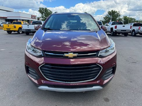 Used 2017 Chevrolet Trax LT w/ LT Convenience Package AWD/4WD image 8