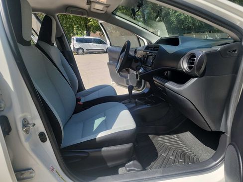 Used 2016 Toyota Prius C One FWD image 31