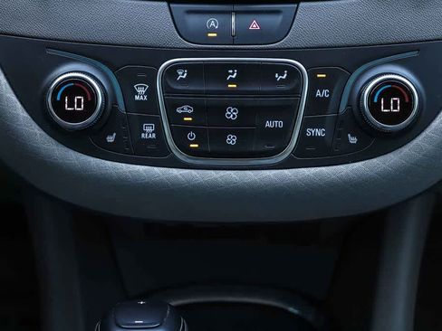 Used 2020 Chevrolet Malibu LT FWD image 14