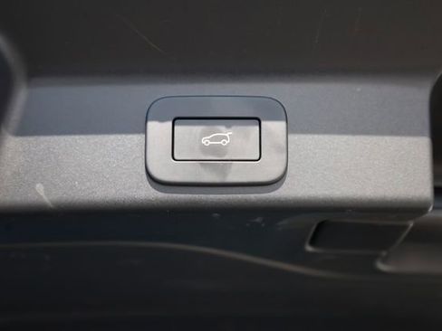 Used 2024 Jaguar F-PACE R-Dynamic S image 25