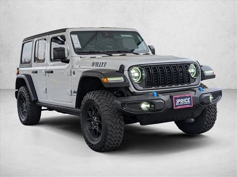 Used 2024 Jeep Wrangler Willys image 3