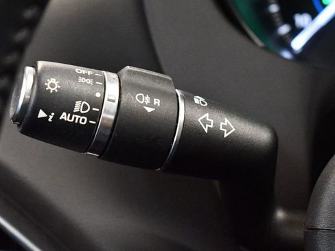 Used 2020 Jaguar F-PACE Premium image 60