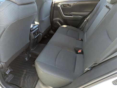 Used 2022 Toyota RAV4 LE image 17