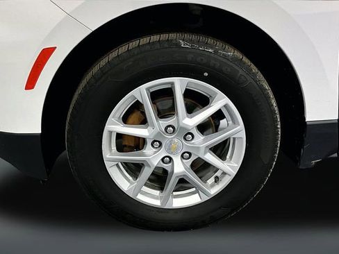 Used 2023 Chevrolet Equinox LS image 29