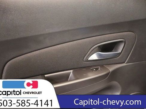 Used 2016 Chevrolet Cruze LT w/ Technology Package image 28