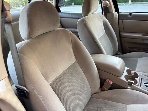 Used 2007 Ford Taurus SE image 18