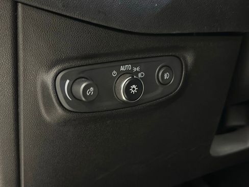 Used 2020 Chevrolet Equinox LT AWD/4WD image 16