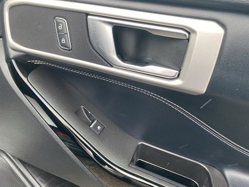 Used 2022 Ford Explorer ST w/ ST Street Pack image 13