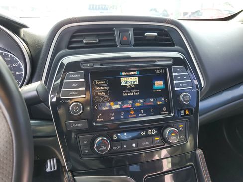 Used 2021 Nissan Maxima SR w/ Sport Mat Group image 18