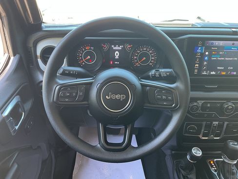 Used 2026 Jeep Wrangler Unlimited Sport AWD/4WD image 11