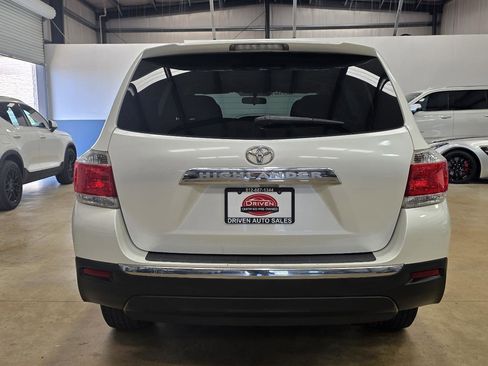 Used 2011 Toyota Highlander 2WD w/ Tow Pkg image 5