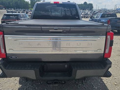 Used 2024 Ford F250 Platinum AWD/4WD image 4