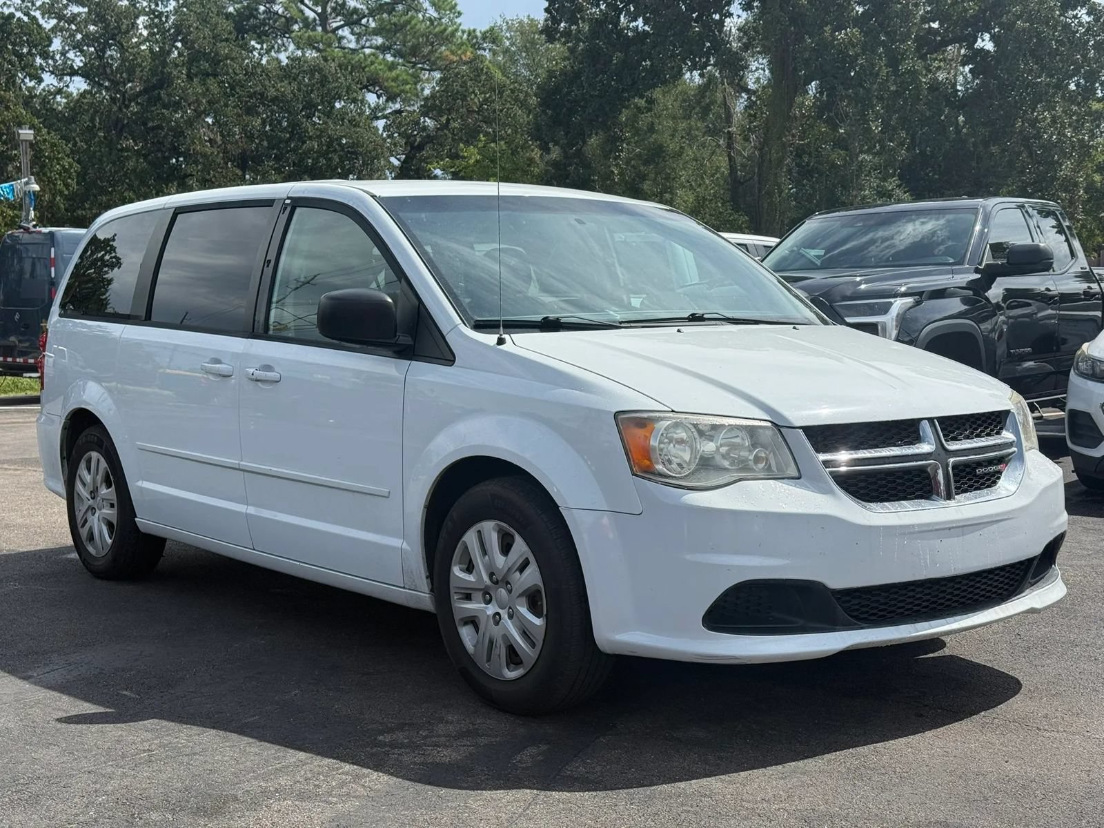 Used 2016 Dodge Grand Caravan SE w/ Quick Order Package 29E SE FWD image 4