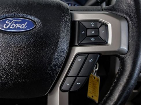 Used 2019 Ford F350 Lariat w/ Chrome Package image 16