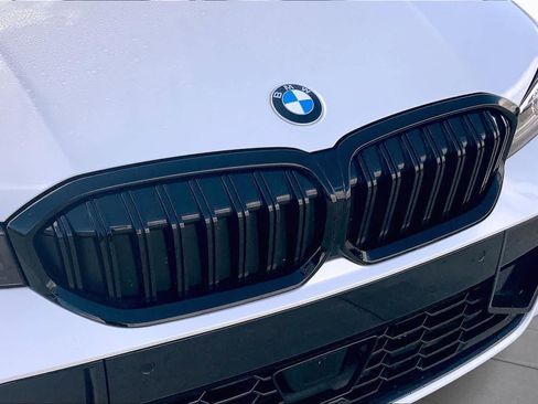 Used 2026 BMW 330i Sedan w/ M Sport Package RWD image 29