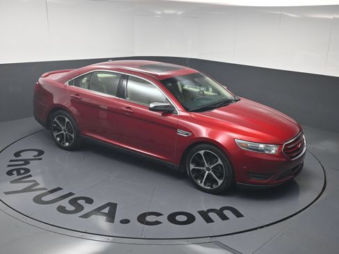 Used 2015 Ford Taurus Limited w/ Equipment Group 301A AWD/4WD image 34